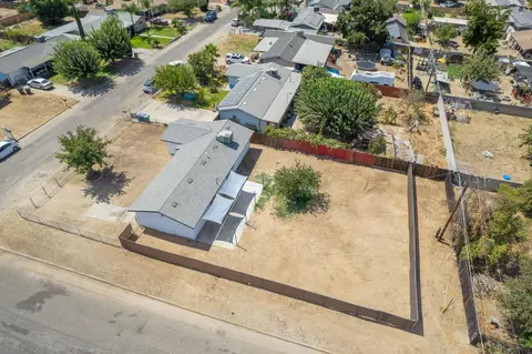View/Area - 8754 E Ostler St, Selma, CA 93662 photo 3 of 10