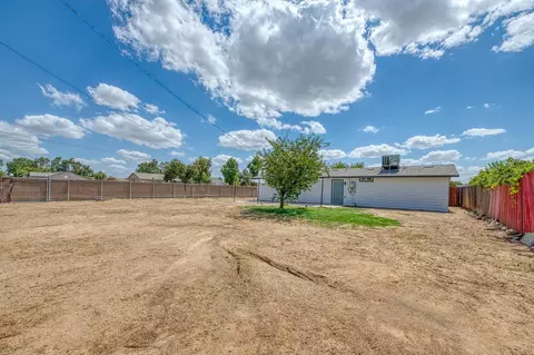 Exterior - 8754 E Ostler St, Selma, CA 93662 photo 7 of 15
