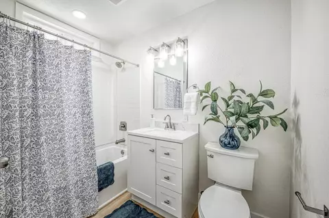 Bath - 8754 E Ostler St, Selma, CA 93662 photo 2 of 2