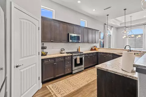 Kitchen - 287 S Westberry Blvd, Madera, CA 93637 photo 3 of 11