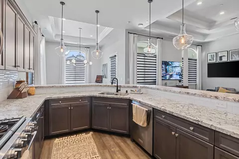 Kitchen - 287 S Westberry Blvd, Madera, CA 93637 photo 6 of 11