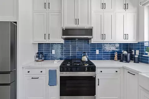 Kitchen - 287 S Westberry Blvd, Madera, CA 93637 photo 10 of 11