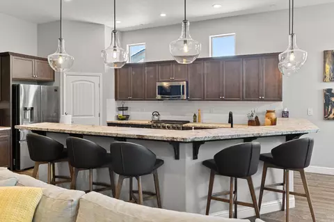 Kitchen - 287 S Westberry Blvd, Madera, CA 93637 photo 1 of 11
