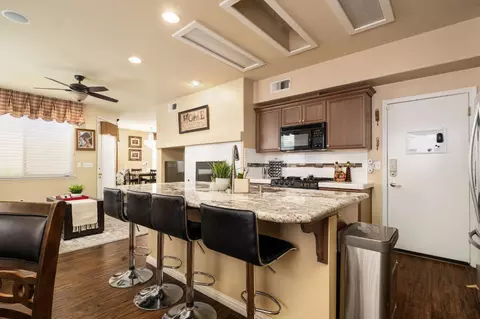 Kitchen - 713 W Bordeaux Ln, Clovis, CA 93619 photo 3 of 6
