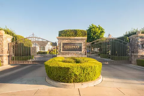View/Area - 713 W Bordeaux Ln, Clovis, CA 93619 photo 1 of 1