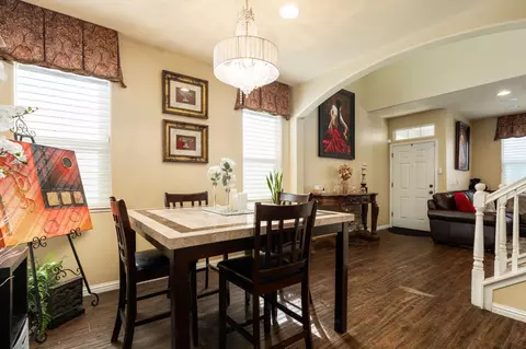 Dining - 713 W Bordeaux Ln, Clovis, CA 93619 photo 2 of 4