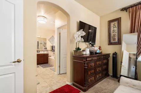 Entry Way - 713 W Bordeaux Ln, Clovis, CA 93619 photo 6 of 6