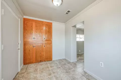 Entry Way - 416 Morton Ave, Sanger, CA 93657 photo 1 of 1