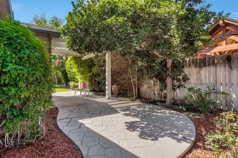 Exterior - 1828 N Orangewood Ave, Clovis, CA 93619 photo 7 of 9