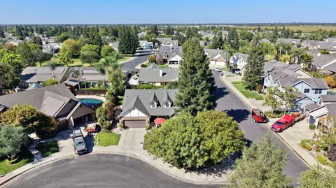 View/Area - 1828 N Orangewood Ave, Clovis, CA 93619 photo 2 of 3