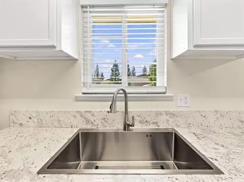 Kitchen - 2247 Sylmar Ave #4, Clovis, CA 93612 photo 3 of 6