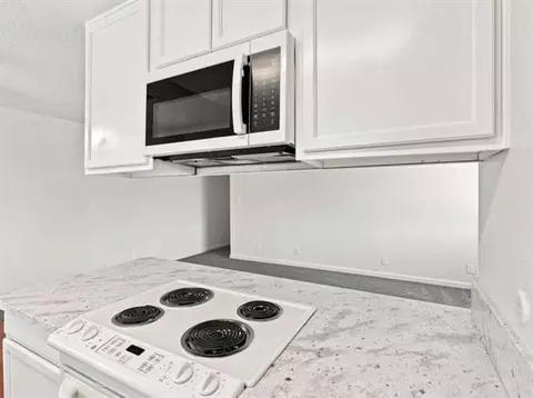 Kitchen - 2247 Sylmar Ave #4, Clovis, CA 93612 photo 4 of 6