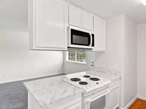Kitchen - 2247 Sylmar Ave #4, Clovis, CA 93612 photo 2 of 6
