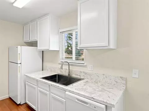Kitchen - 2247 Sylmar Ave #4, Clovis, CA 93612 photo 6 of 6