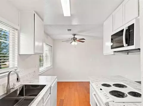 Kitchen - 2247 Sylmar Ave #4, Clovis, CA 93612 photo 1 of 6