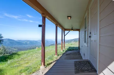 Exterior - 44981 Todd Eymann Rd, Miramonte, CA 93641 photo 2 of 16