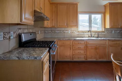 Kitchen - 44981 Todd Eymann Rd, Miramonte, CA 93641 photo 3 of 4