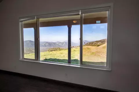 Living - 44981 Todd Eymann Rd, Miramonte, CA 93641 photo 5 of 6