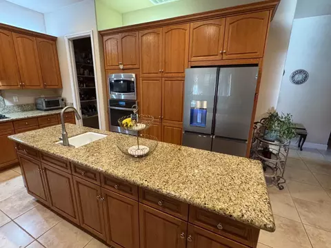 Kitchen - 1461 N Harvard Ave, Clovis, CA 93619 photo 2 of 3