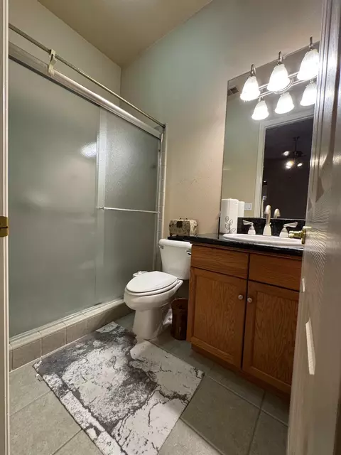 Bath - 1461 N Harvard Ave, Clovis, CA 93619 photo 4 of 4