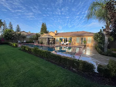 Exterior - 1461 N Harvard Ave, Clovis, CA 93619 photo 14 of 14