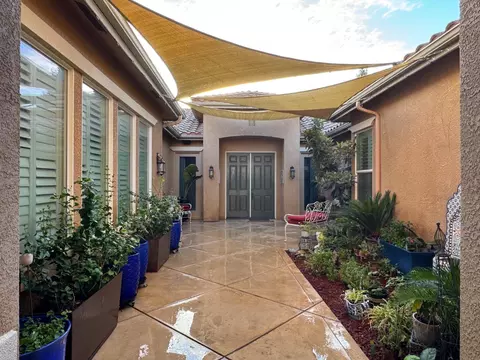 Exterior - 1461 N Harvard Ave, Clovis, CA 93619 photo 6 of 14