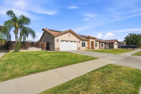 Exterior - 1150 Mission Dr, Lemoore, CA 93245 photo 3 of 12