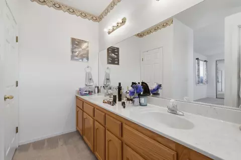 Bath - 1150 Mission Dr, Lemoore, CA 93245 photo 2 of 3