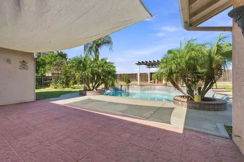 Exterior - 1150 Mission Dr, Lemoore, CA 93245 photo 5 of 12