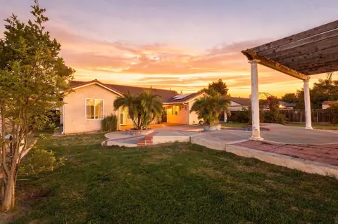Exterior - 1150 Mission Dr, Lemoore, CA 93245 photo 12 of 12