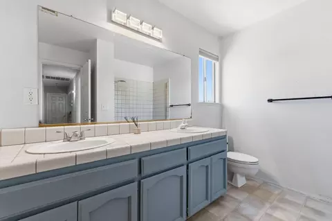 Bath - 2670 Bliss Ave, Clovis, CA 93611 photo 4 of 4