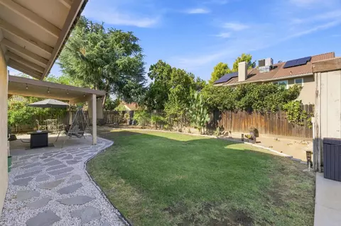 Exterior - 2670 Bliss Ave, Clovis, CA 93611 photo 6 of 7