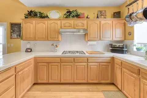 Kitchen - 1751 N Orangewood Ave, Clovis, CA 93619 photo 2 of 3