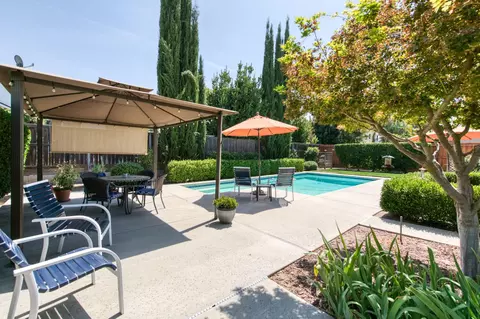 Exterior - 1751 N Orangewood Ave, Clovis, CA 93619 photo 10 of 15