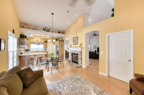 Entry Way - 1751 N Orangewood Ave, Clovis, CA 93619 photo 2 of 2