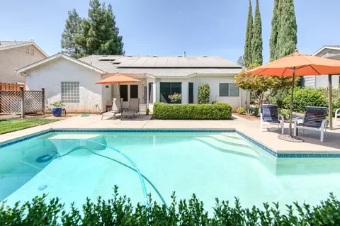 Exterior - 1751 N Orangewood Ave, Clovis, CA 93619 photo 8 of 15