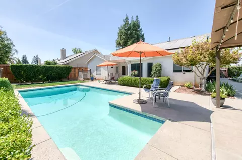 Exterior - 1751 N Orangewood Ave, Clovis, CA 93619 photo 9 of 15