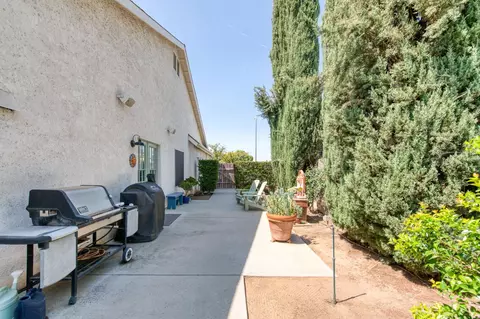 Exterior - 1751 N Orangewood Ave, Clovis, CA 93619 photo 7 of 15