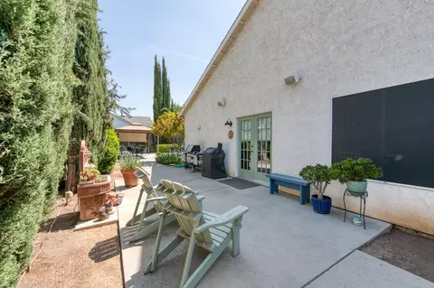 Exterior - 1751 N Orangewood Ave, Clovis, CA 93619 photo 6 of 15