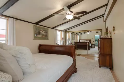 1351 Rector Ln, Yokuts Valley, CA 93675 photo 11