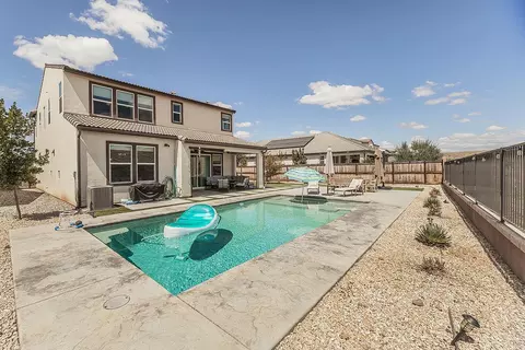 Exterior - 4475 Crown Bluffs Dr, Madera, CA 93636 photo 8 of 29