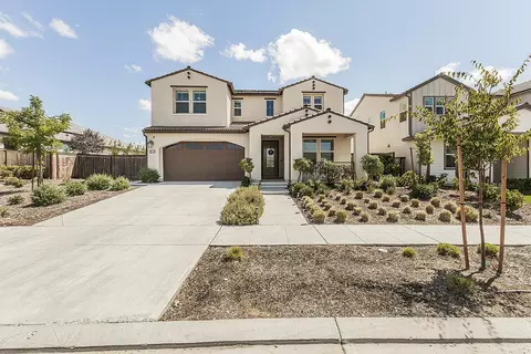 Exterior - 4475 Crown Bluffs Dr, Madera, CA 93636 photo 2 of 29