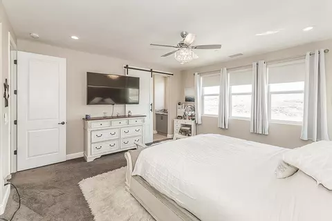 Bedroom - 4475 Crown Bluffs Dr, Madera, CA 93636 photo 5 of 10