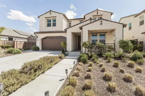 Exterior - 4475 Crown Bluffs Dr, Madera, CA 93636 photo 3 of 29