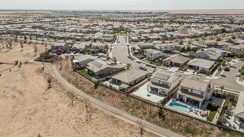 View/Area - 4475 Crown Bluffs Dr, Madera, CA 93636 photo 11 of 15