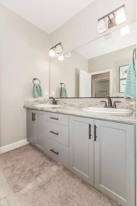 Bath - 4475 Crown Bluffs Dr, Madera, CA 93636 photo 7 of 8