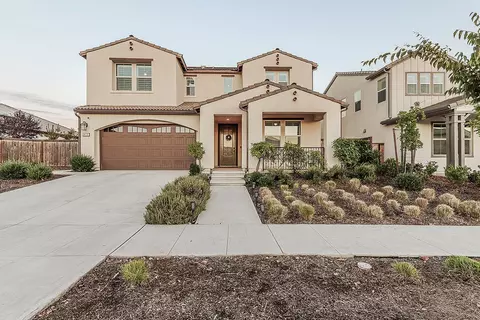 Exterior - 4475 Crown Bluffs Dr, Madera, CA 93636 photo 14 of 29