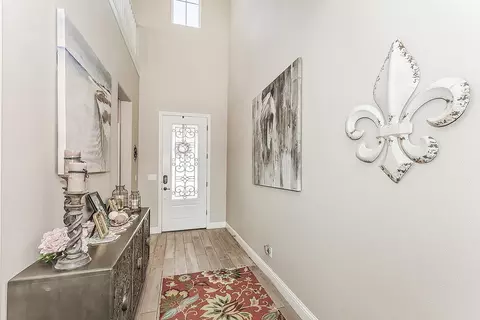 Entry Way - 4475 Crown Bluffs Dr, Madera, CA 93636 photo 2 of 5
