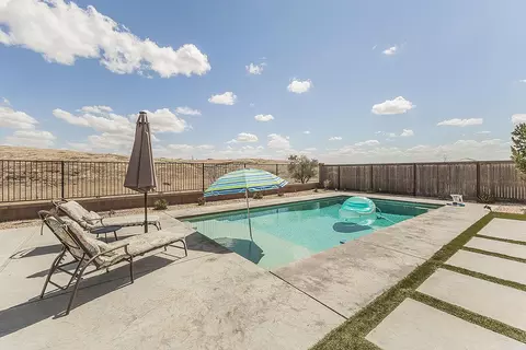 Exterior - 4475 Crown Bluffs Dr, Madera, CA 93636 photo 5 of 29