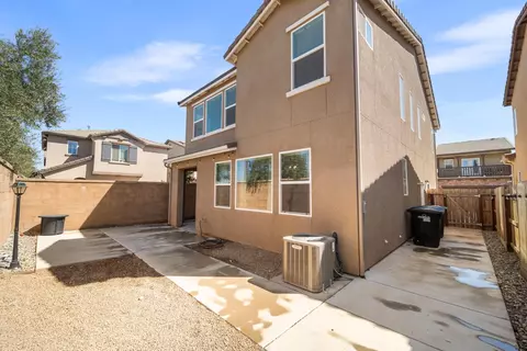 Exterior - 905 Wishon Ave W, Madera, CA 93636 photo 8 of 10